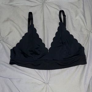 Cute black bralette 🖤